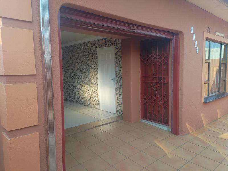 1 Bedroom Property for Sale in Moleleki Ext 3 Gauteng