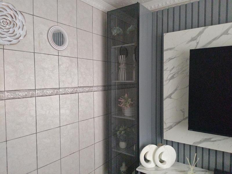 1 Bedroom Property for Sale in Moleleki Ext 3 Gauteng