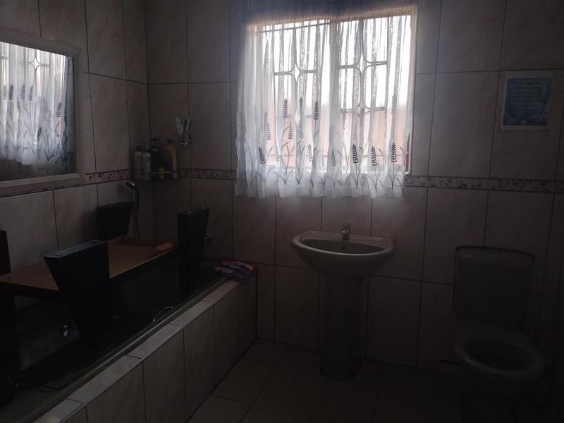 1 Bedroom Property for Sale in Moleleki Ext 3 Gauteng
