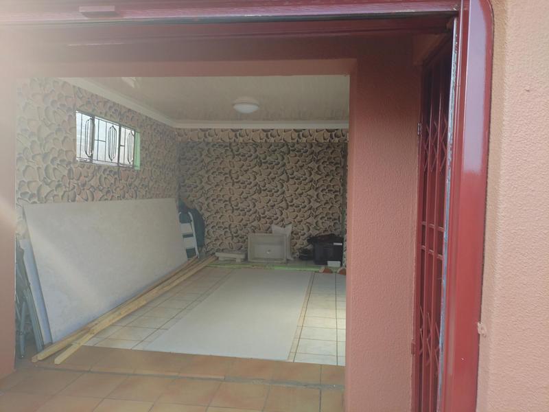 1 Bedroom Property for Sale in Moleleki Ext 3 Gauteng