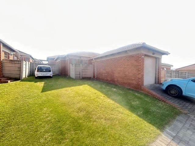 3 Bedroom Property for Sale in Thatch Hill Estate Gauteng