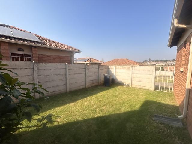 3 Bedroom Property for Sale in Thatch Hill Estate Gauteng