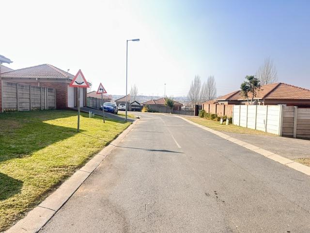 3 Bedroom Property for Sale in Thatch Hill Estate Gauteng