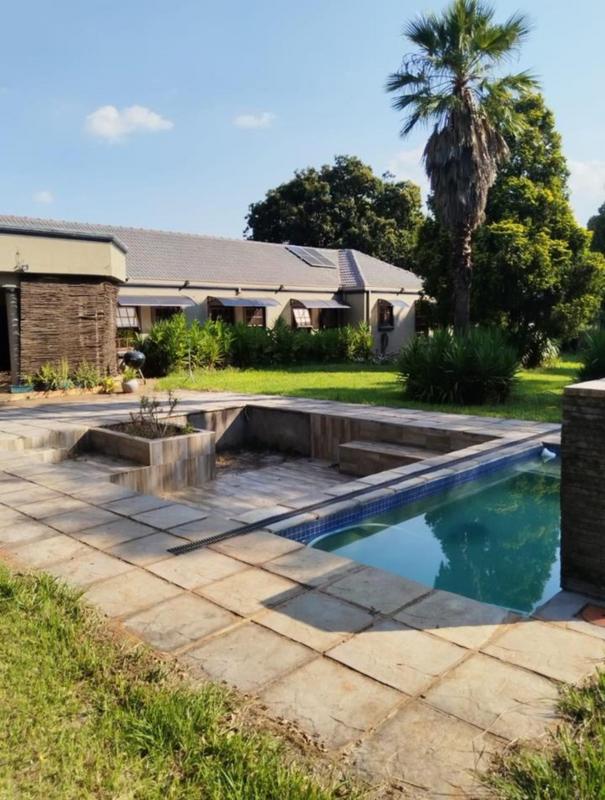 Commercial Property for Sale in Raslouw Gauteng
