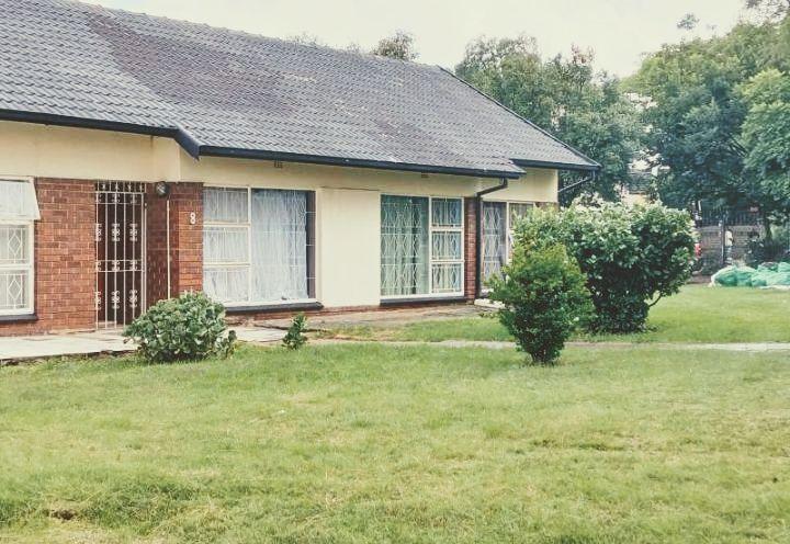 3 Bedroom Property for Sale in Linmeyer Gauteng