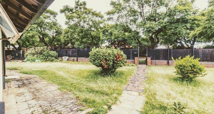 3 Bedroom Property for Sale in Linmeyer Gauteng