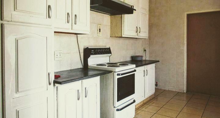 3 Bedroom Property for Sale in Linmeyer Gauteng