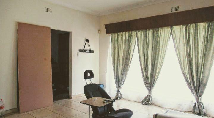 3 Bedroom Property for Sale in Linmeyer Gauteng