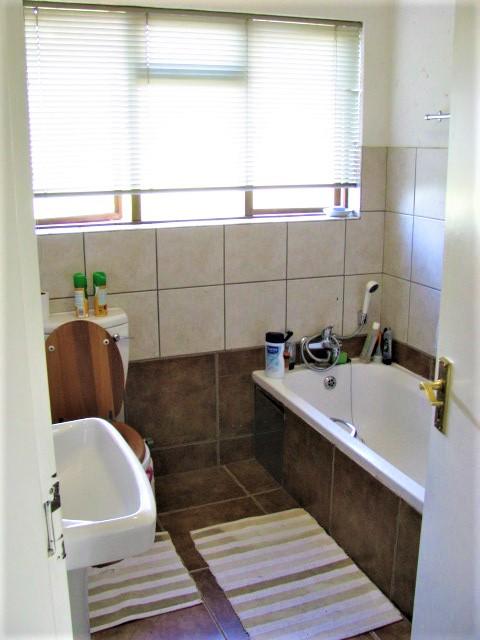 To Let 2 Bedroom Property for Rent in Lonehill Gauteng