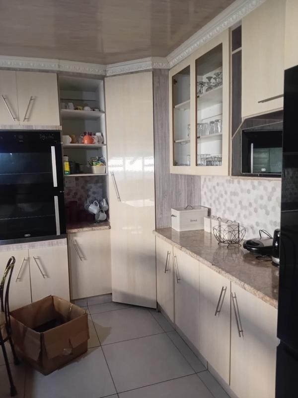 4 Bedroom Property for Sale in Geluksdal Gauteng