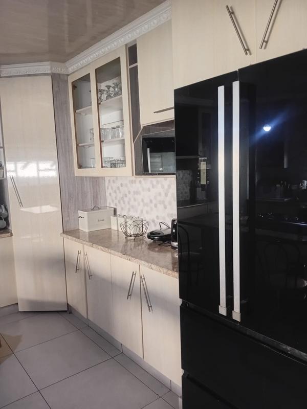4 Bedroom Property for Sale in Geluksdal Gauteng