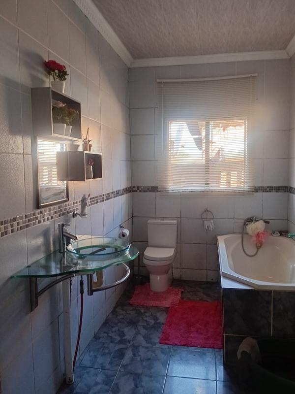 4 Bedroom Property for Sale in Geluksdal Gauteng