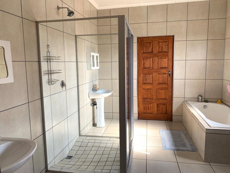 To Let 4 Bedroom Property for Rent in Stone Ridge Gauteng