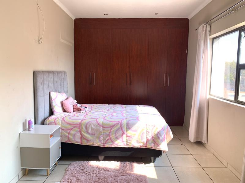 To Let 4 Bedroom Property for Rent in Stone Ridge Gauteng