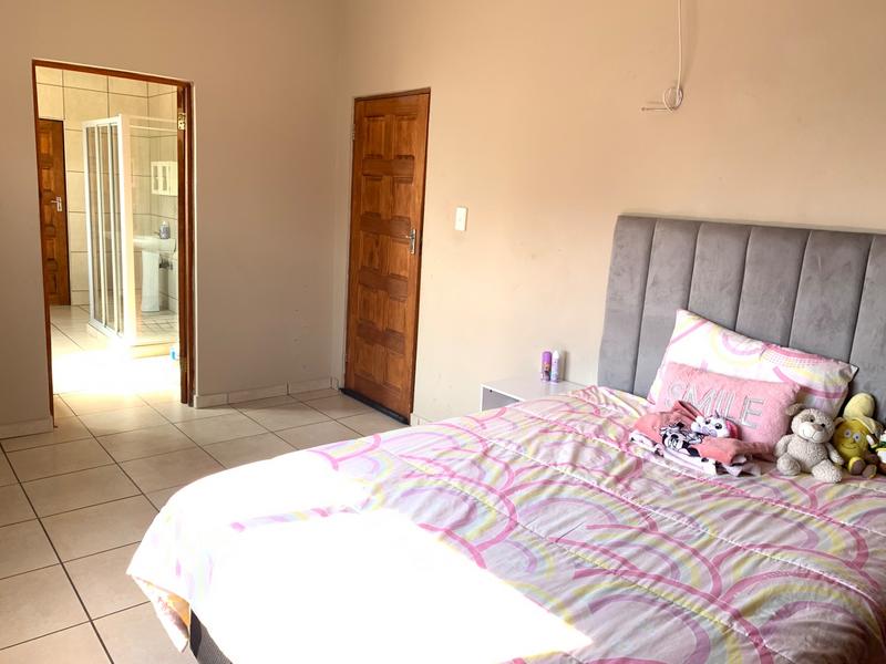 To Let 4 Bedroom Property for Rent in Stone Ridge Gauteng