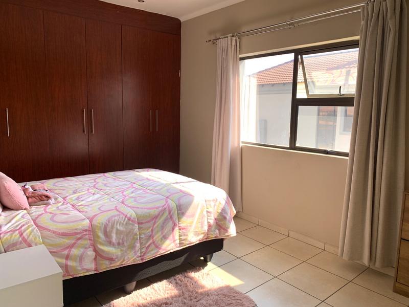 To Let 4 Bedroom Property for Rent in Stone Ridge Gauteng