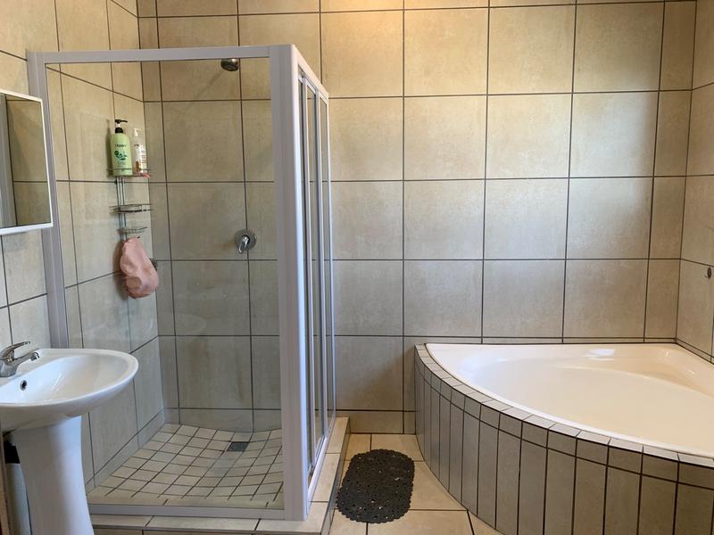 To Let 4 Bedroom Property for Rent in Stone Ridge Gauteng