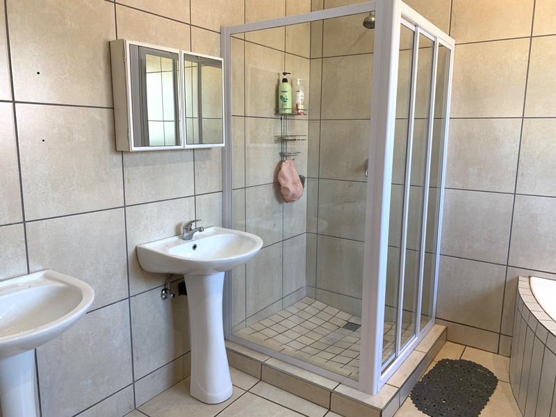 To Let 4 Bedroom Property for Rent in Stone Ridge Gauteng