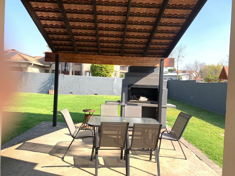 To Let 4 Bedroom Property for Rent in Stone Ridge Gauteng