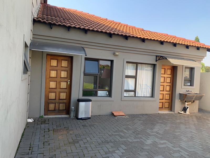 To Let 4 Bedroom Property for Rent in Stone Ridge Gauteng