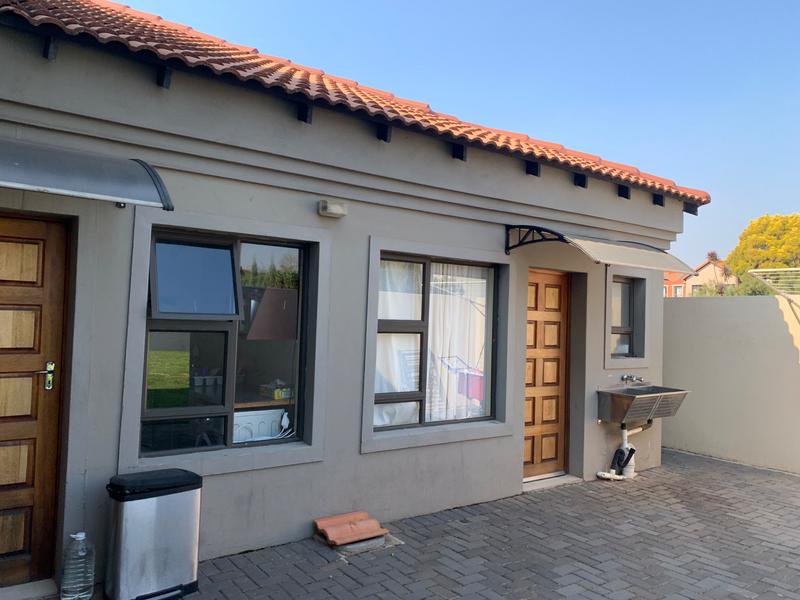 To Let 4 Bedroom Property for Rent in Stone Ridge Gauteng