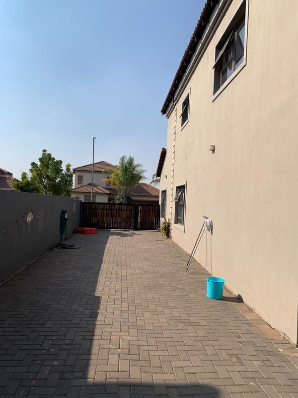 To Let 4 Bedroom Property for Rent in Stone Ridge Gauteng