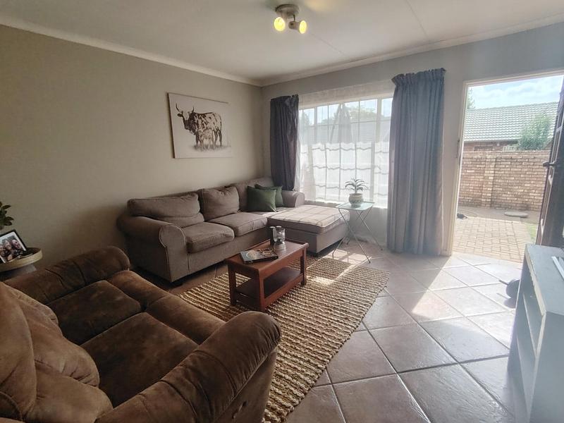 To Let 2 Bedroom Property for Rent in Rooihuiskraal North Gauteng
