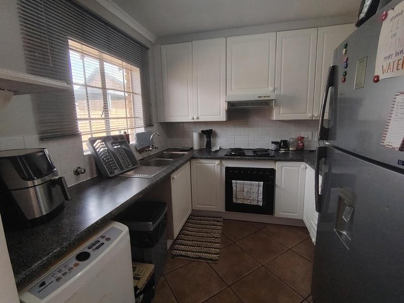 To Let 2 Bedroom Property for Rent in Rooihuiskraal North Gauteng