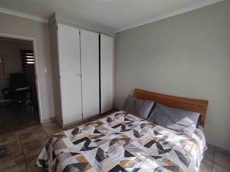 To Let 2 Bedroom Property for Rent in Rooihuiskraal North Gauteng