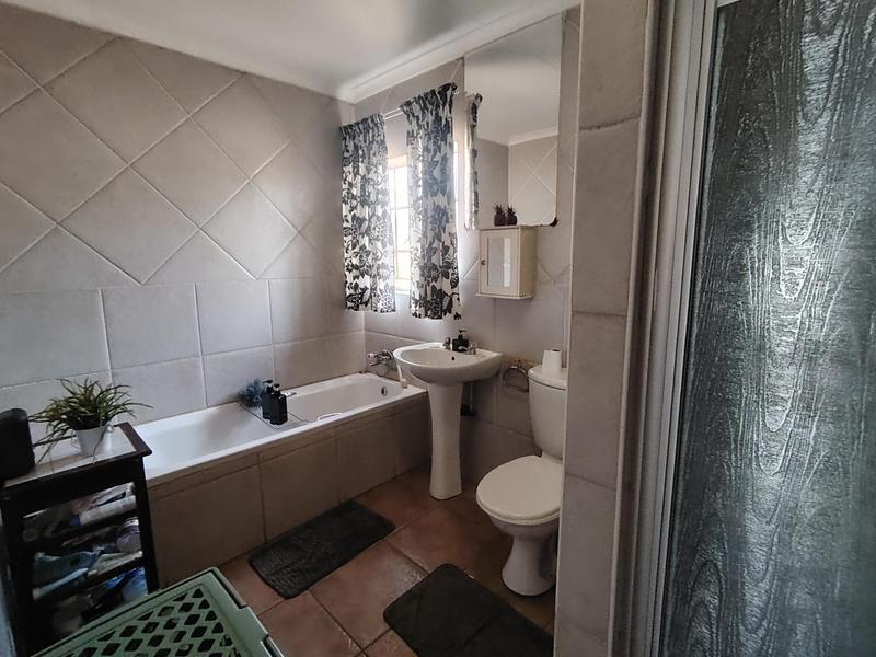 To Let 2 Bedroom Property for Rent in Rooihuiskraal North Gauteng