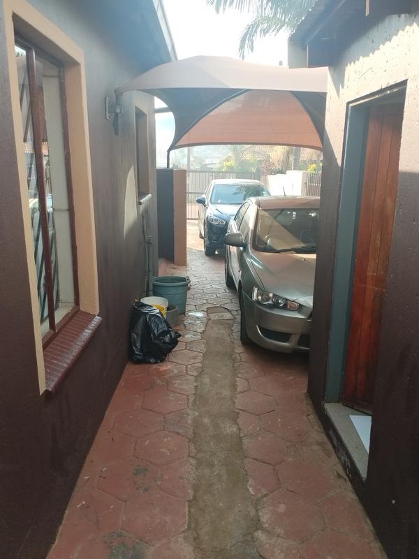 4 Bedroom Property for Sale in Lotus Gardens Gauteng
