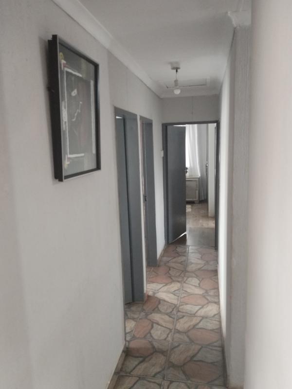 4 Bedroom Property for Sale in Lotus Gardens Gauteng