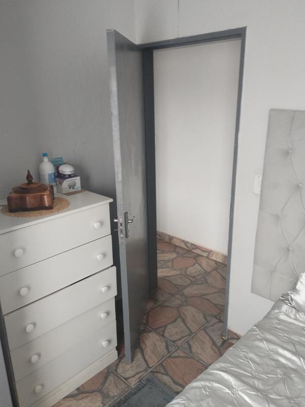 4 Bedroom Property for Sale in Lotus Gardens Gauteng