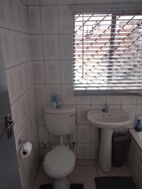 4 Bedroom Property for Sale in Lotus Gardens Gauteng