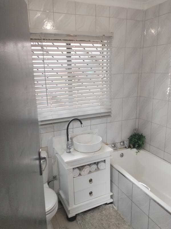 4 Bedroom Property for Sale in Lotus Gardens Gauteng