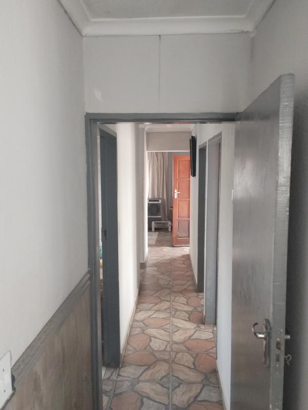 4 Bedroom Property for Sale in Lotus Gardens Gauteng