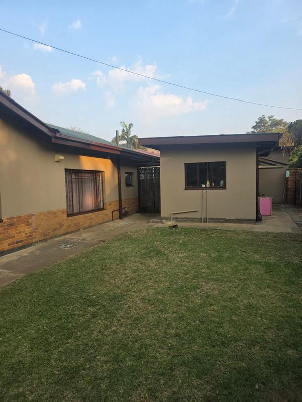 To Let 4 Bedroom Property for Rent in Pretoria Gardens Gauteng