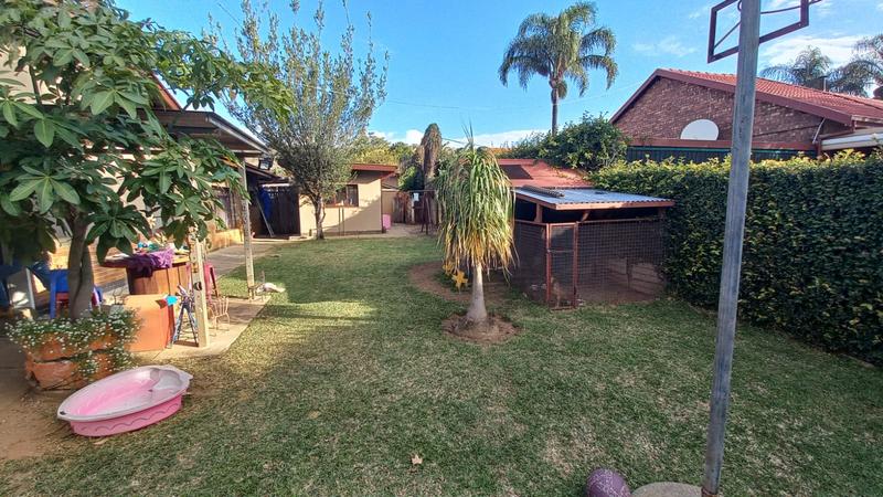 To Let 4 Bedroom Property for Rent in Pretoria Gardens Gauteng