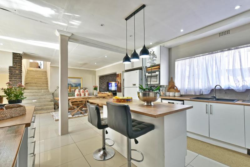 4 Bedroom Property for Sale in Mondeor Gauteng