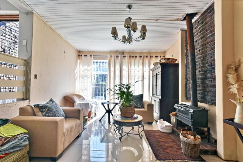 4 Bedroom Property for Sale in Mondeor Gauteng