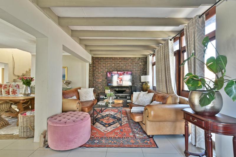 4 Bedroom Property for Sale in Mondeor Gauteng