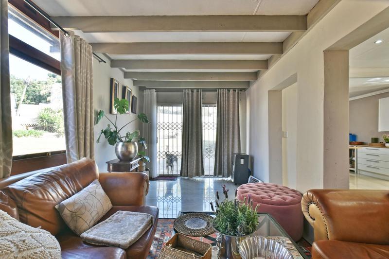 4 Bedroom Property for Sale in Mondeor Gauteng