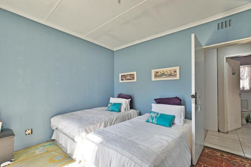 4 Bedroom Property for Sale in Mondeor Gauteng
