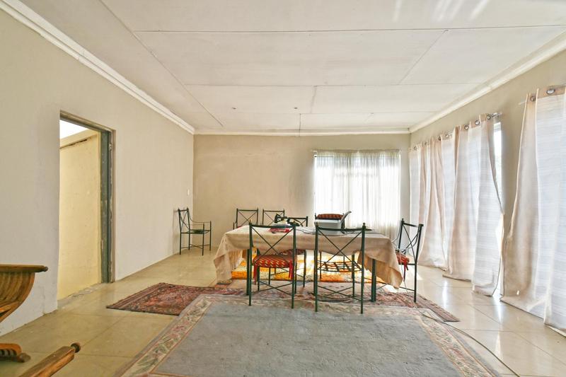 4 Bedroom Property for Sale in Mondeor Gauteng