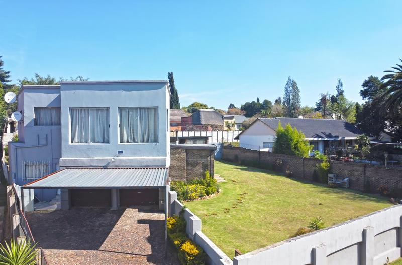 4 Bedroom Property for Sale in Mondeor Gauteng