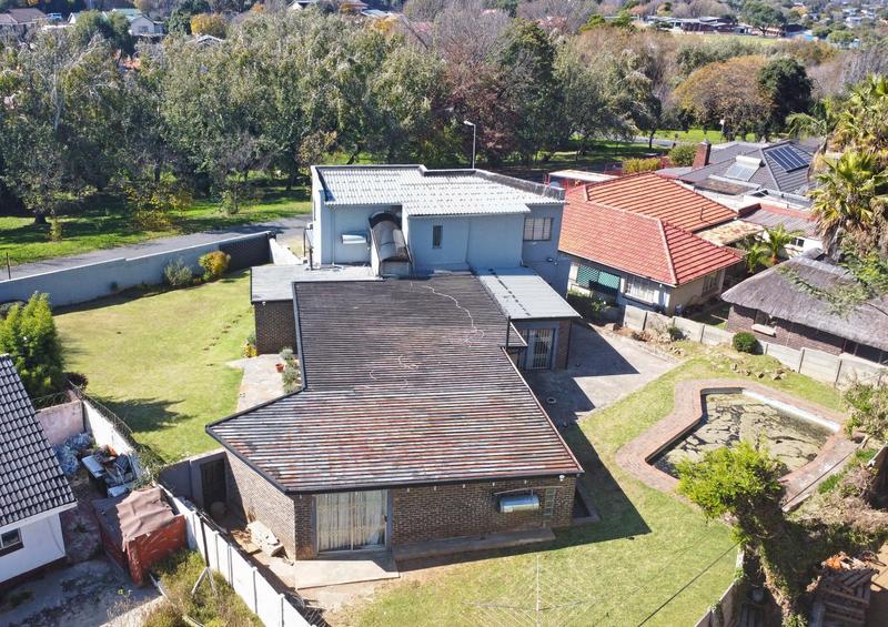 4 Bedroom Property for Sale in Mondeor Gauteng