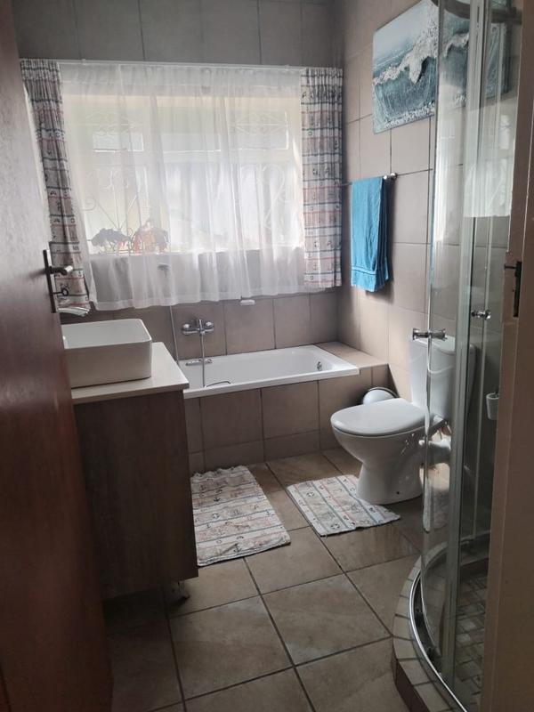 3 Bedroom Property for Sale in Sunnyridge Gauteng