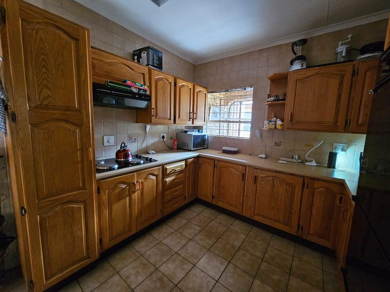 3 Bedroom Property for Sale in Glen Marais Gauteng