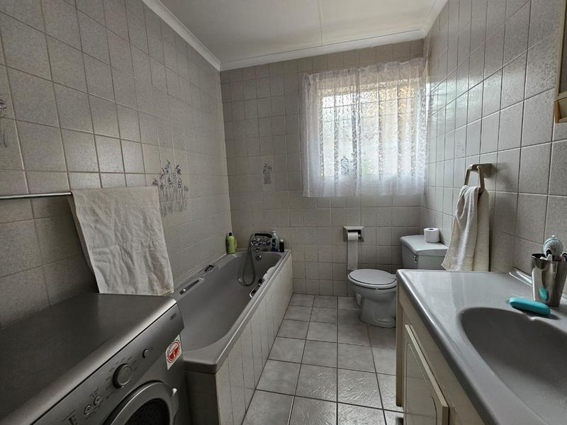 3 Bedroom Property for Sale in Glen Marais Gauteng