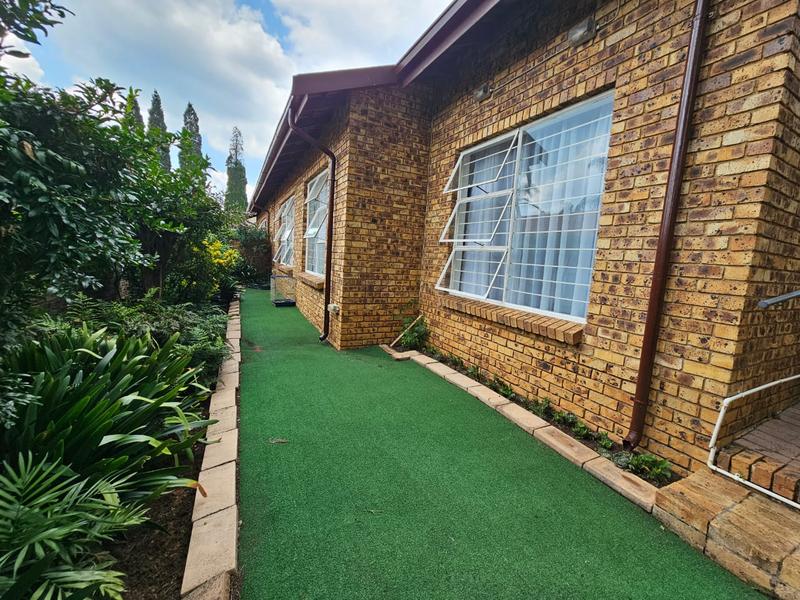 3 Bedroom Property for Sale in Glen Marais Gauteng